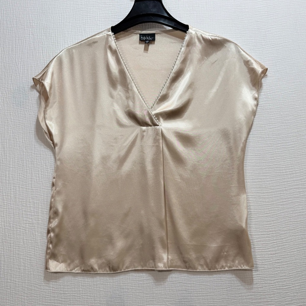 Nicole Miller Blouse Womens M Champagne Satin‎ Pearl Trim V-Neck Quiet Luxury